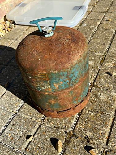 Camping has 907 - , steel